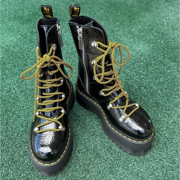 NWT Dr. Martens Ghilana Max Quad Platform Boot Distressed Patent Leather Black 6 - Picture 15 of 16